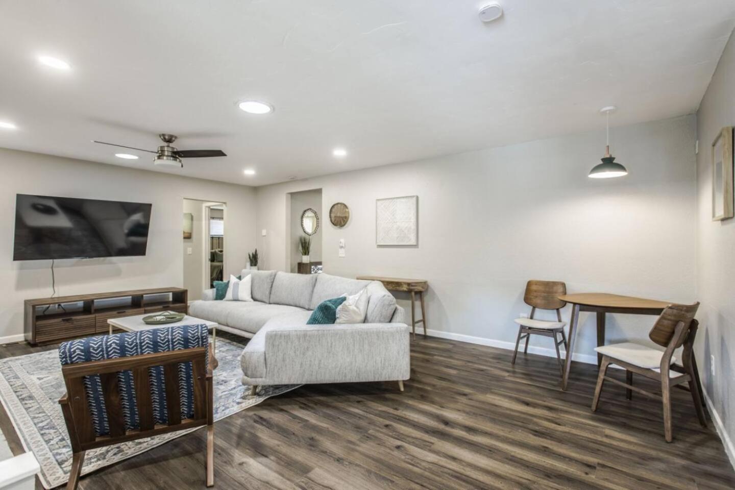 New Hummingbird Haven - Nw Okc, Billiards, Firepit Villa Oklahoma City Bagian luar foto