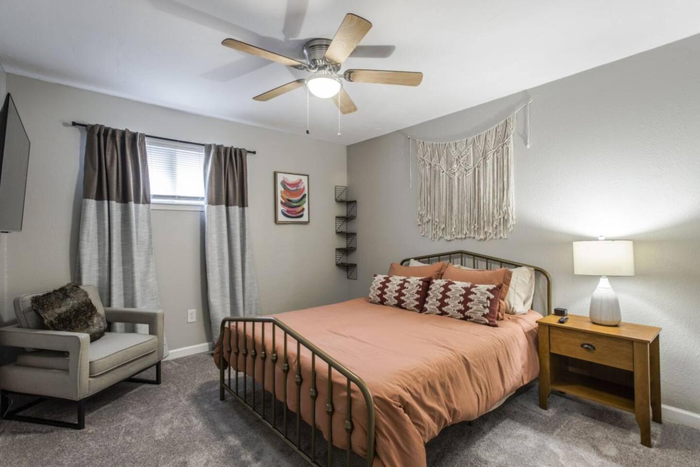 New Hummingbird Haven - Nw Okc, Billiards, Firepit Villa Oklahoma City Bagian luar foto