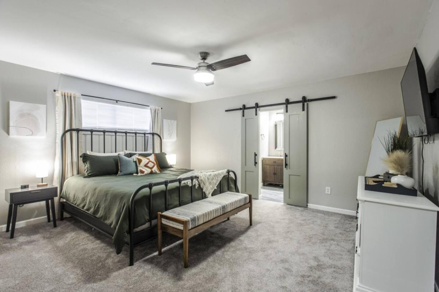 New Hummingbird Haven - Nw Okc, Billiards, Firepit Villa Oklahoma City Bagian luar foto