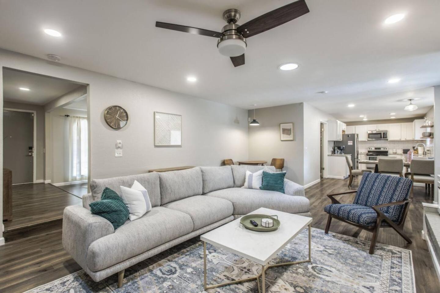New Hummingbird Haven - Nw Okc, Billiards, Firepit Villa Oklahoma City Bagian luar foto