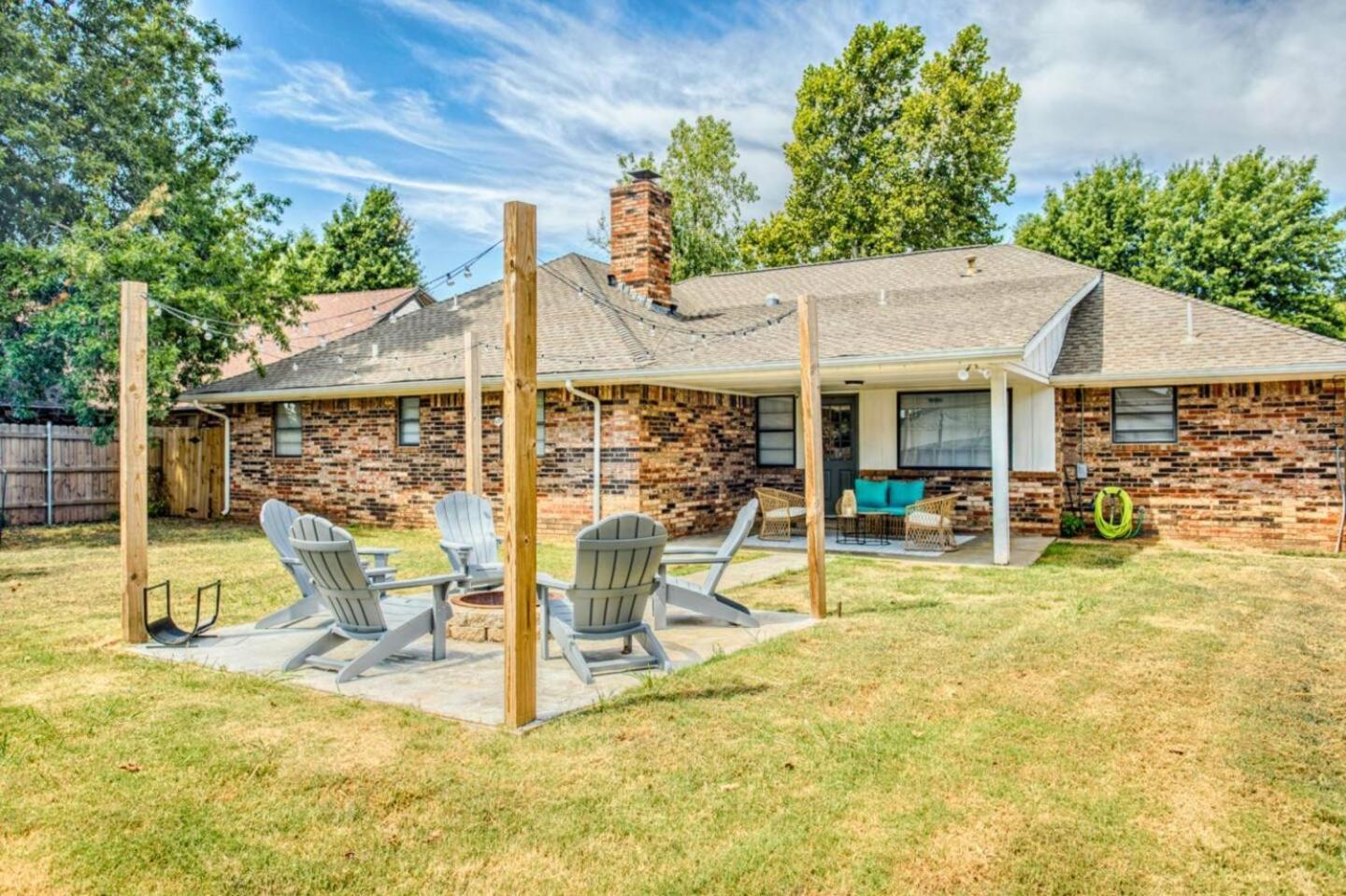 New Hummingbird Haven - Nw Okc, Billiards, Firepit Villa Oklahoma City Bagian luar foto