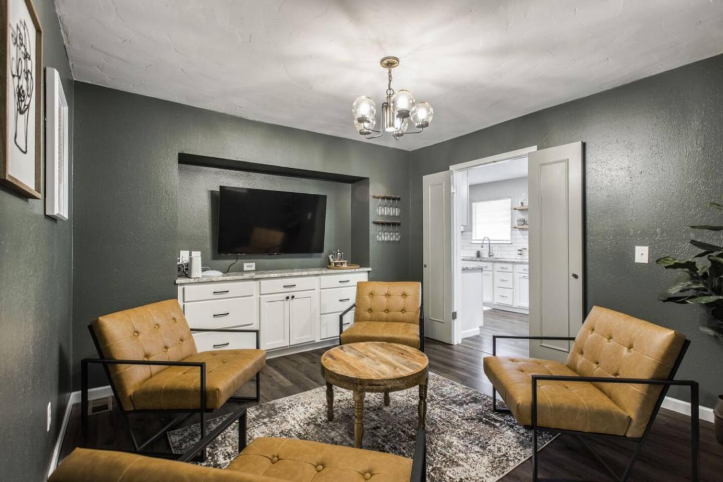 New Hummingbird Haven - Nw Okc, Billiards, Firepit Villa Oklahoma City Bagian luar foto